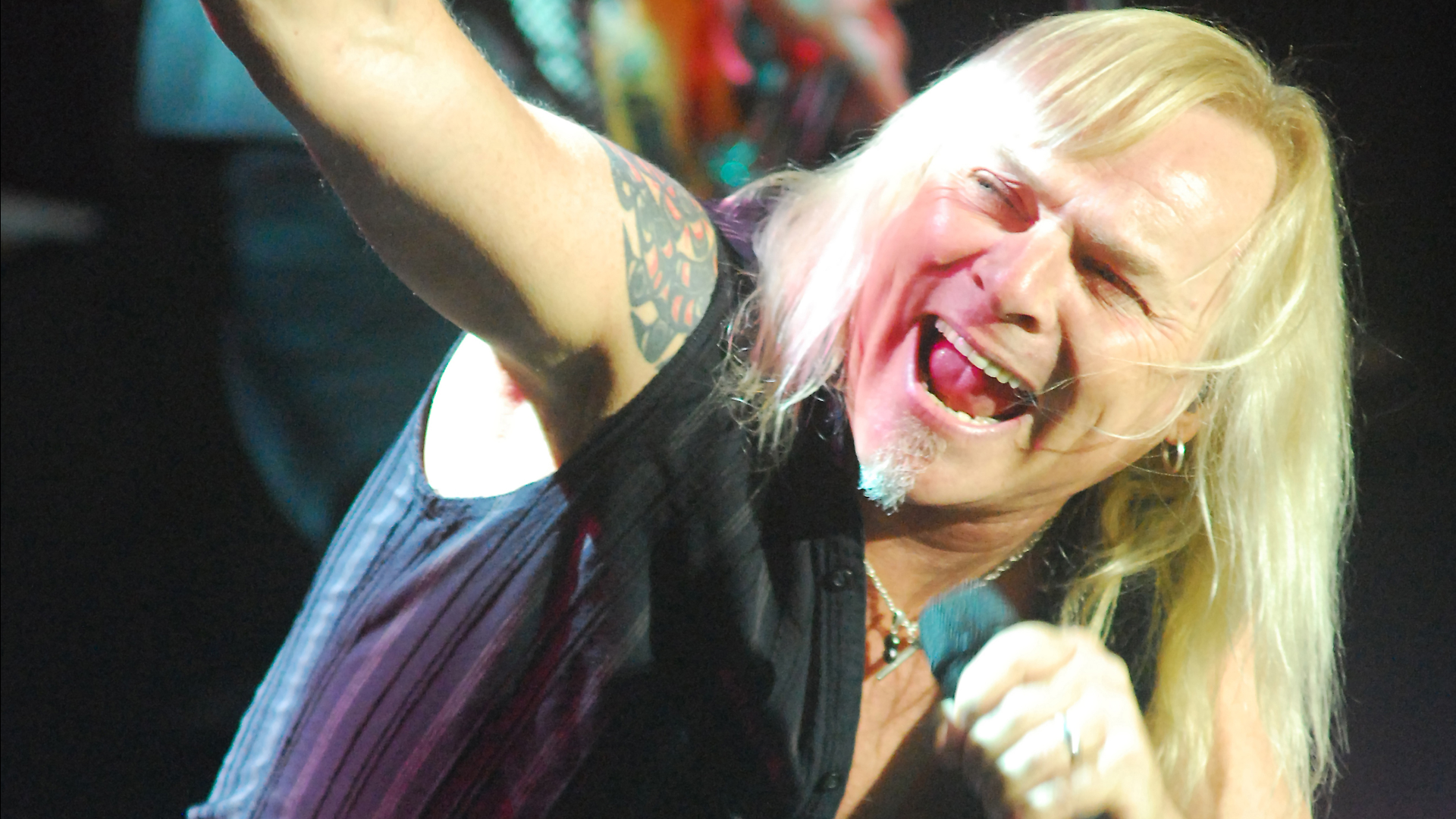 Uriah Heep-yhtyeen päälaulaja Bernie Shaw: "Muutama minuutti tällä laitteella ja laulan kuin Wienin poikakuorolainen"