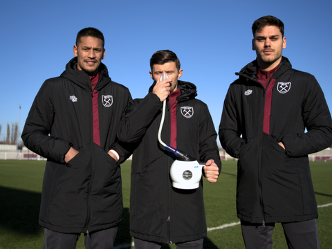 West Ham United -pelaajat harjoittelevat WellO2-laitteella